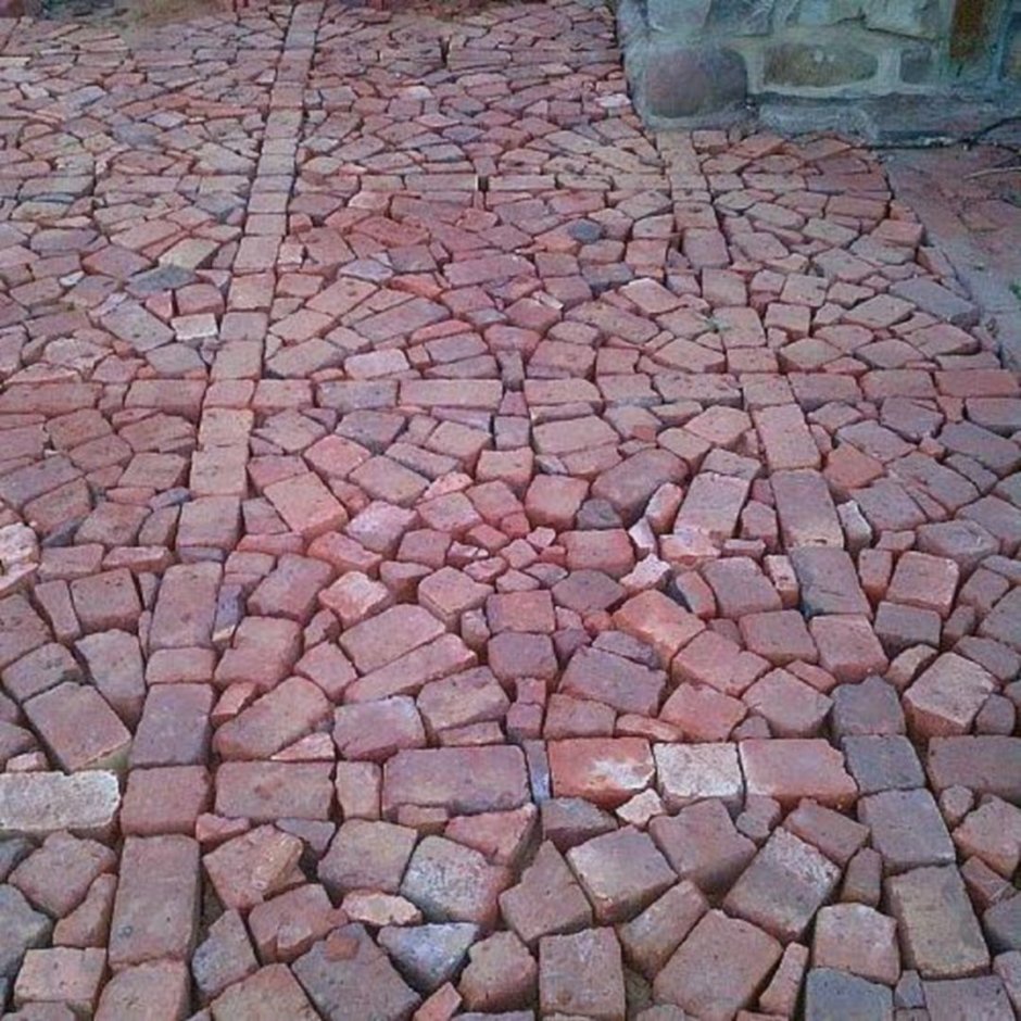 Тротуарная плитка из старого кирпича