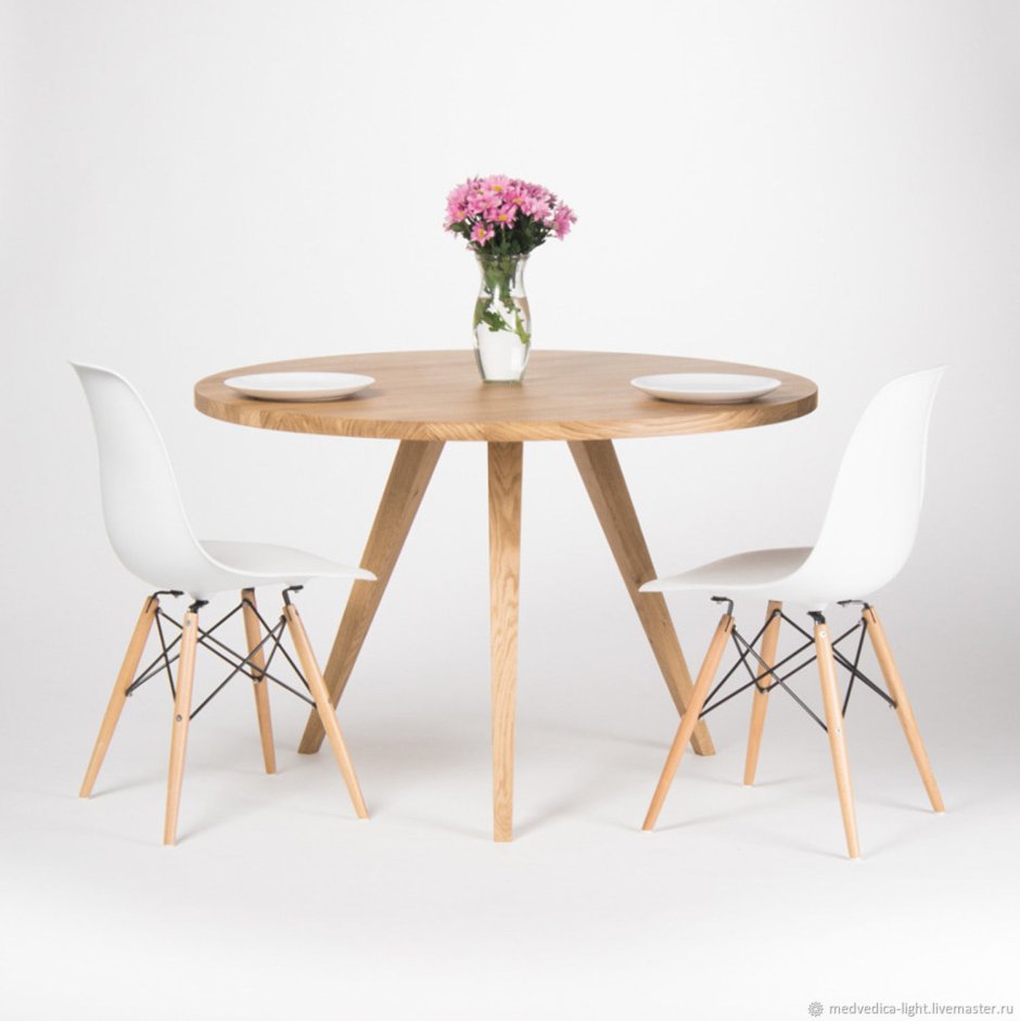 Обеденный стол Barnes Round Dining Table