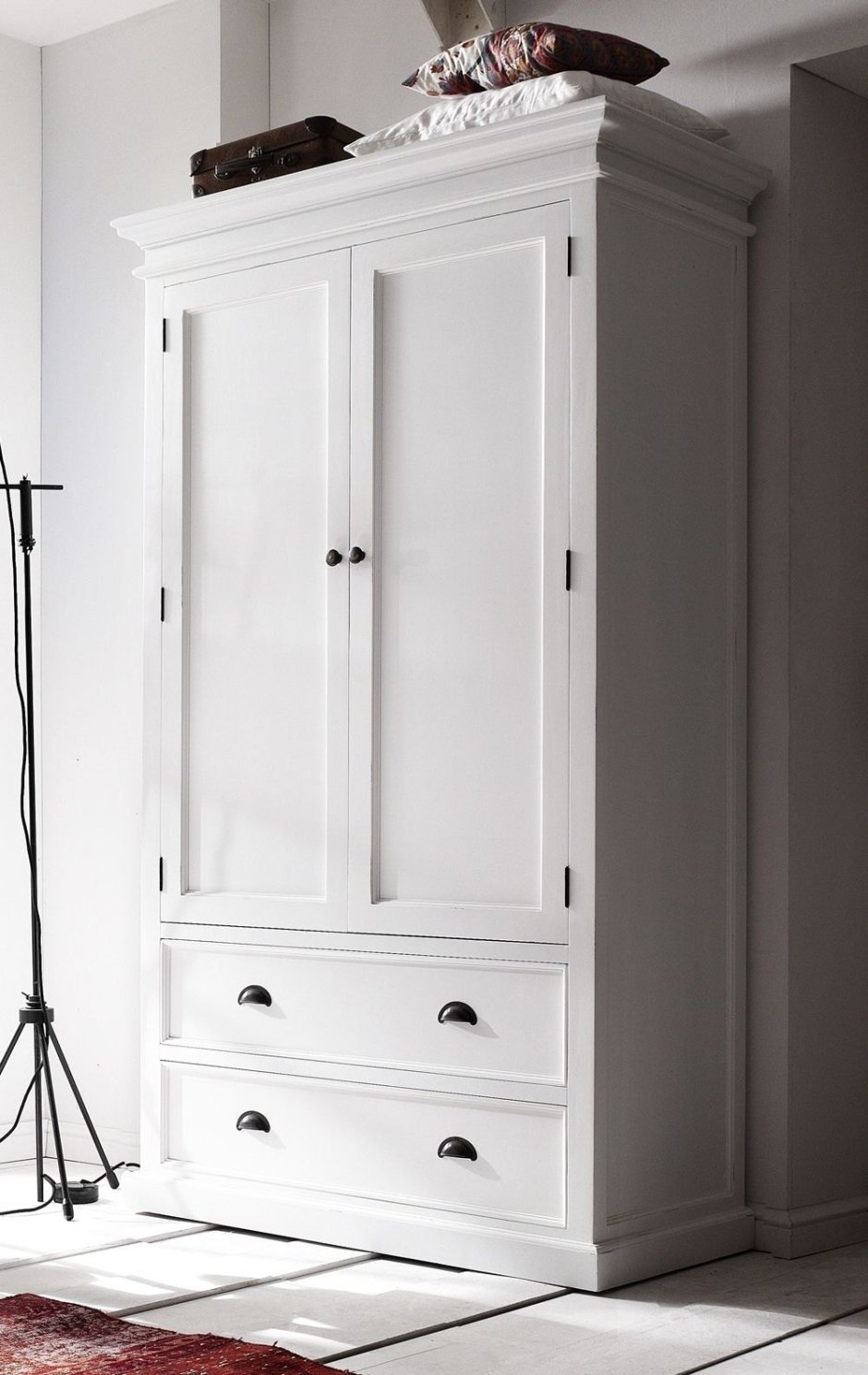 Шкаф White Wardrobe