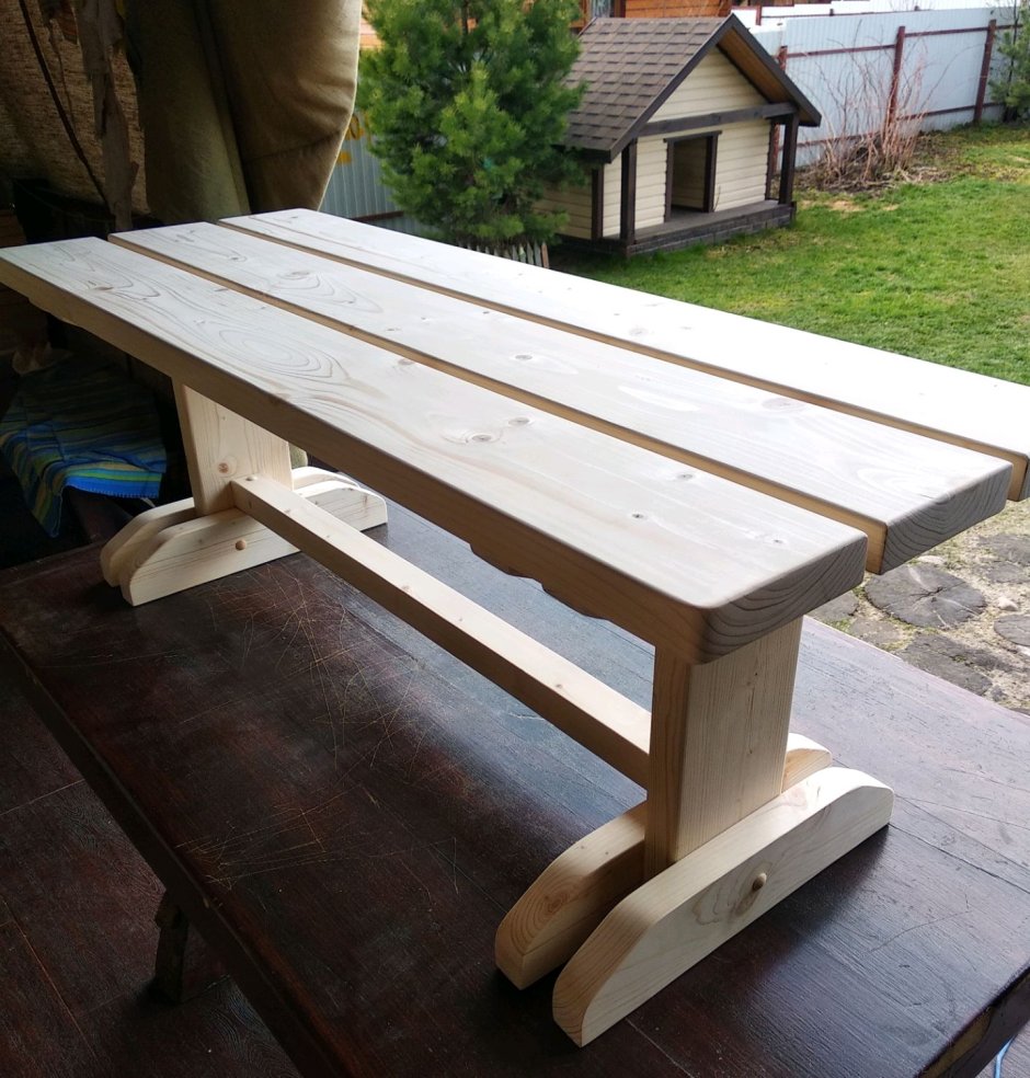 Скамейка из дерева