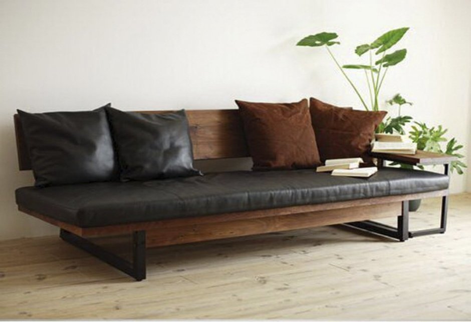 Деревянный диван в стиле лофт