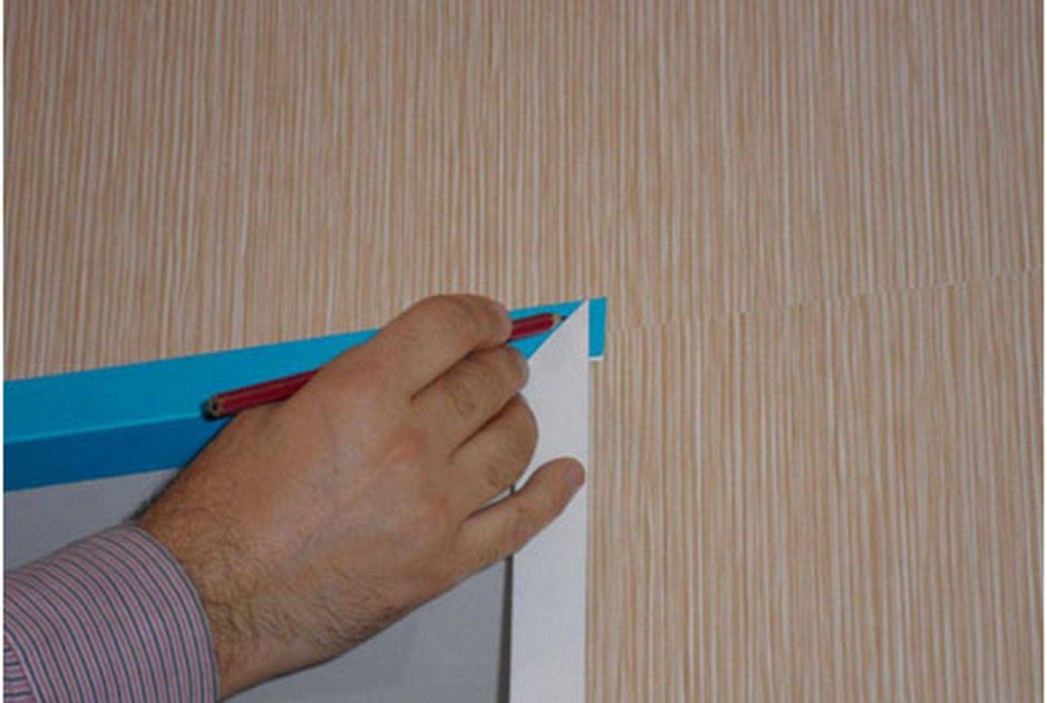 Монтаж пластиковых уголков на откосы