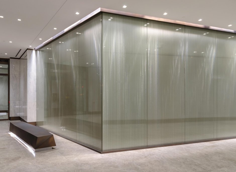 Glass Panel Wall shopping Center