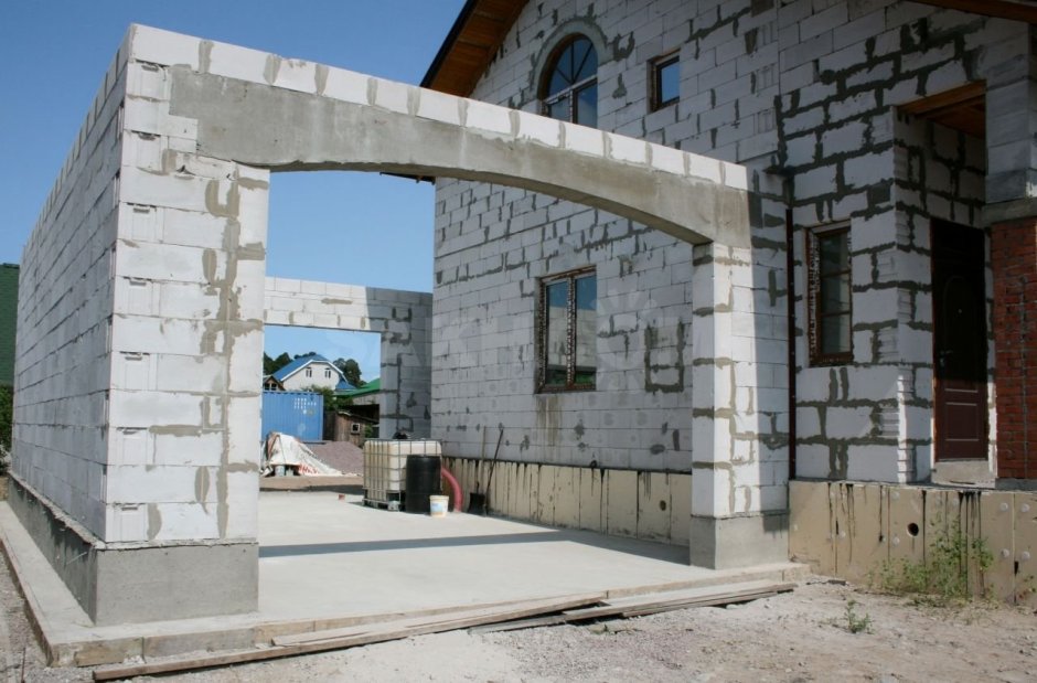 Гараж из газобетонных блоков