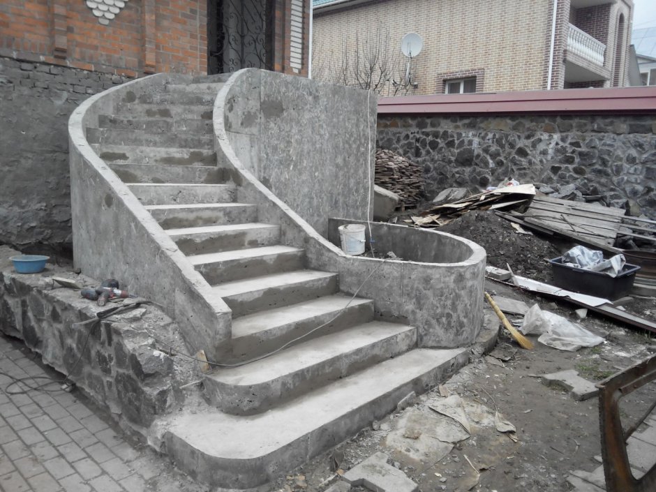 Уличные лестницы из бетона