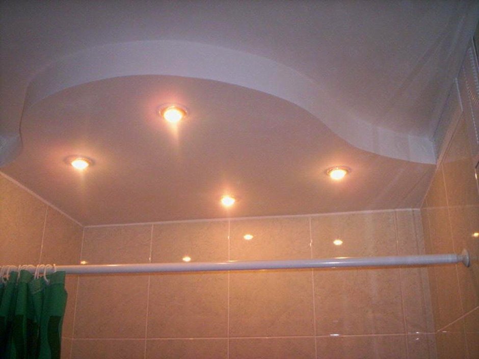 Многоуровневый потолок в ванной