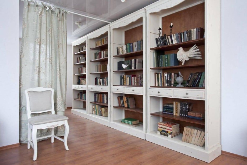 Книжные стеллажи в интерьере