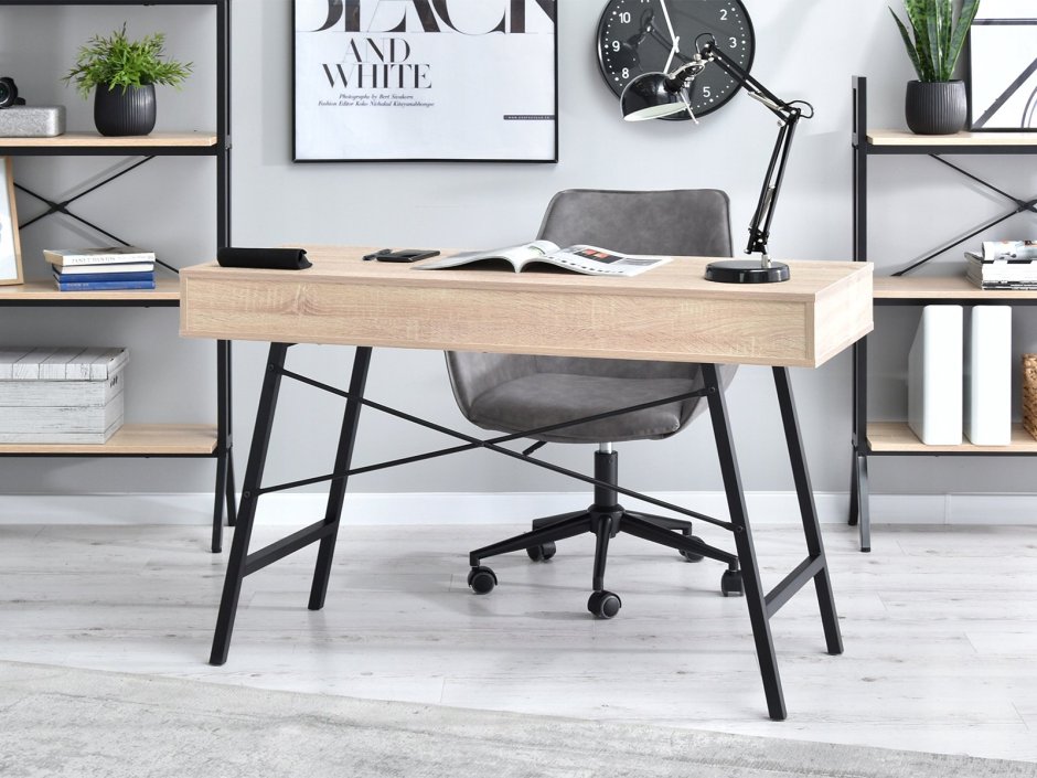 Письменный стол в скандинавском стиле