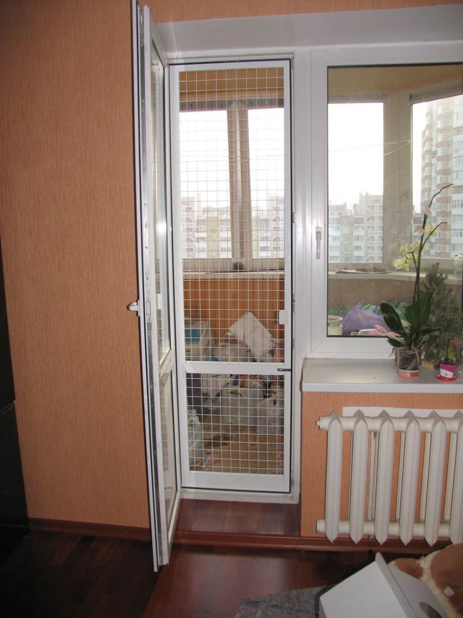 Решетка на балконную дверь