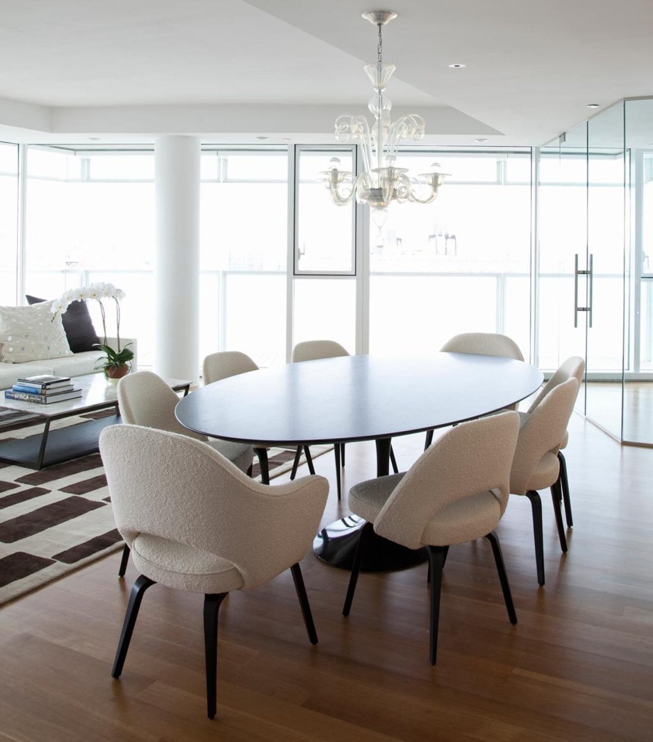 Saarinen Oval Dining Table