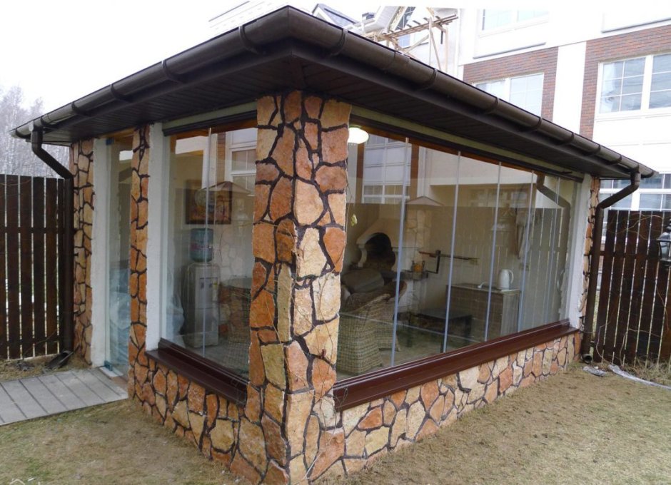 Закрытые беседки из камня