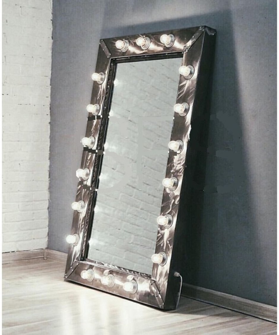 Напольное зеркало в стиле лофт
