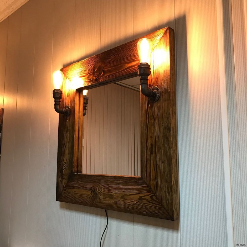 Деревянное зеркало с подсветкой