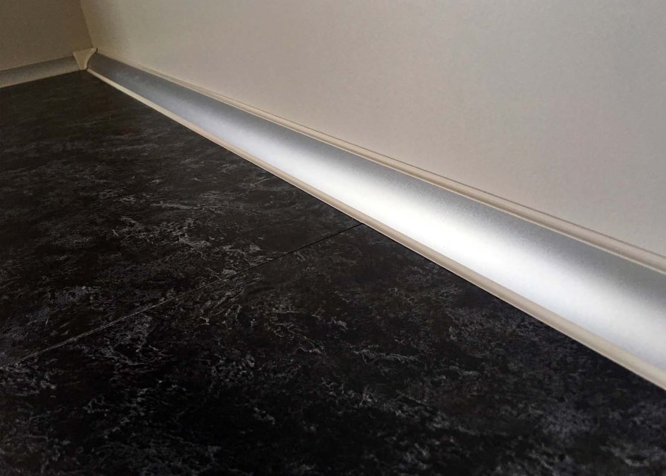 Плинтус Rehau Magic 113 (3м) алюминий
