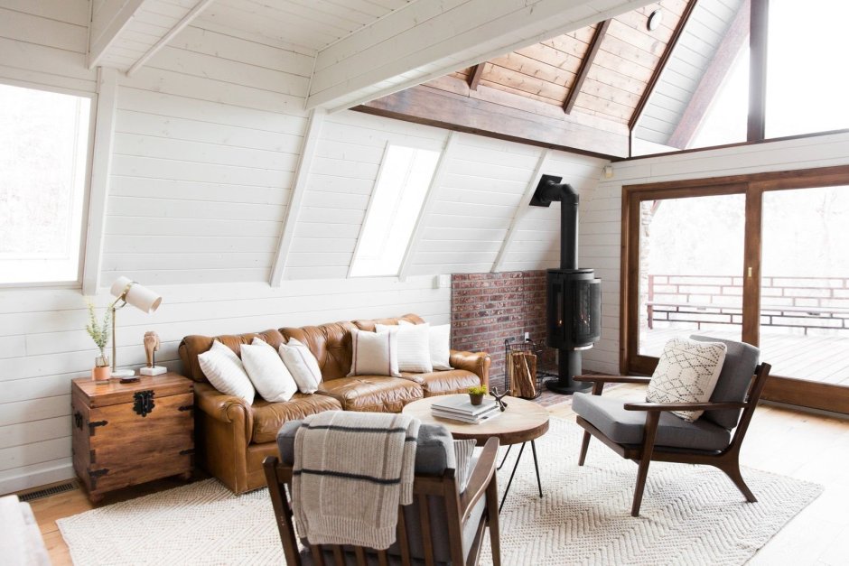 A frame дом белый