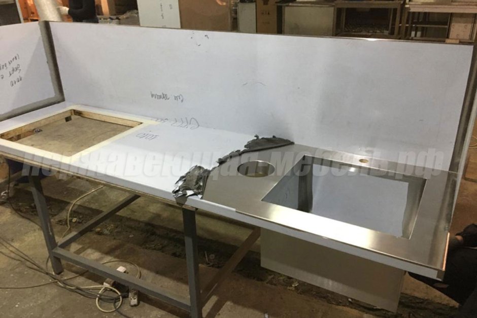 Столешница с бортом worktopsplashback 365/80