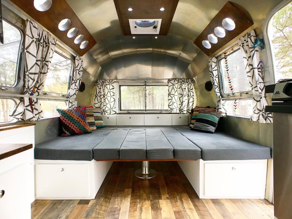 Airstream фургон