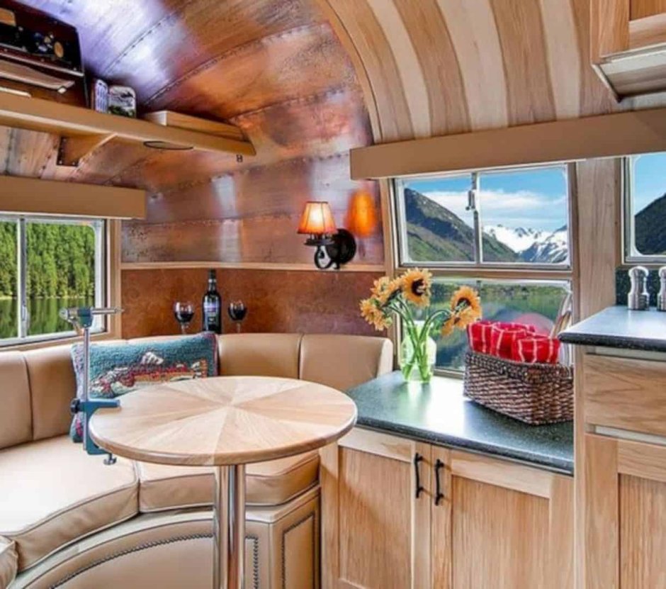 Автодом Airstream