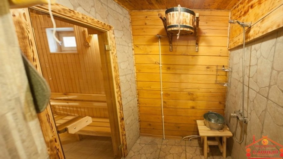 Баня с душем и комнатой отдыха