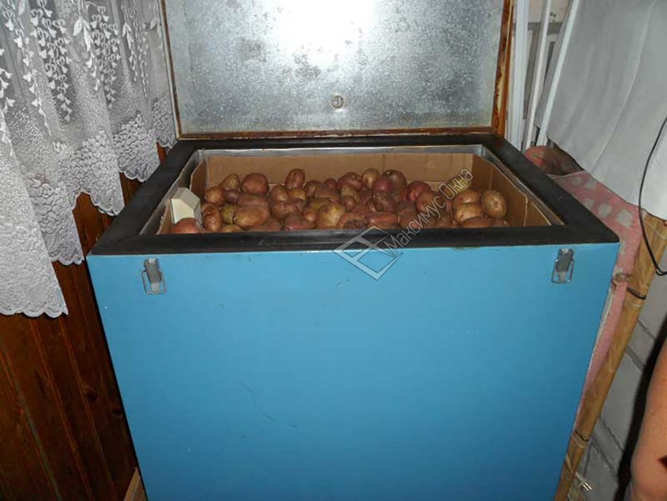 Ящик для картошки на балконе