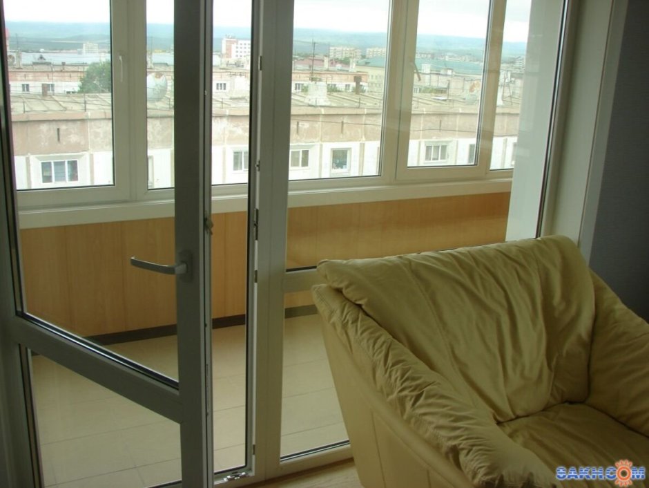 Панорамное остекление балконной двери