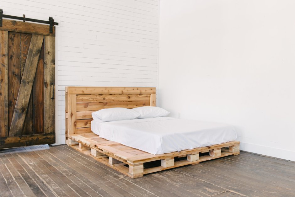 Паллеты деревянные кровать