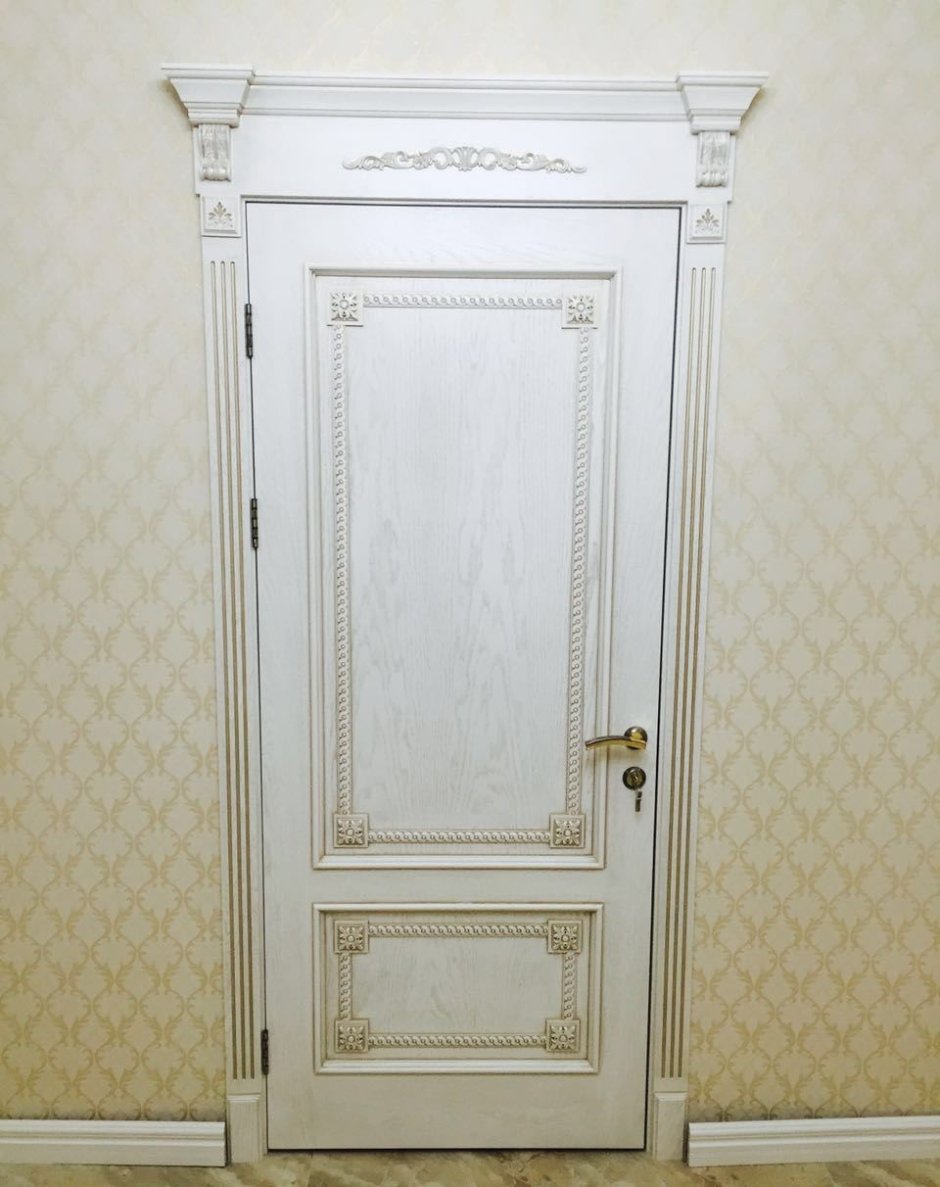 Двери межкомнатные с капителью и карнизом