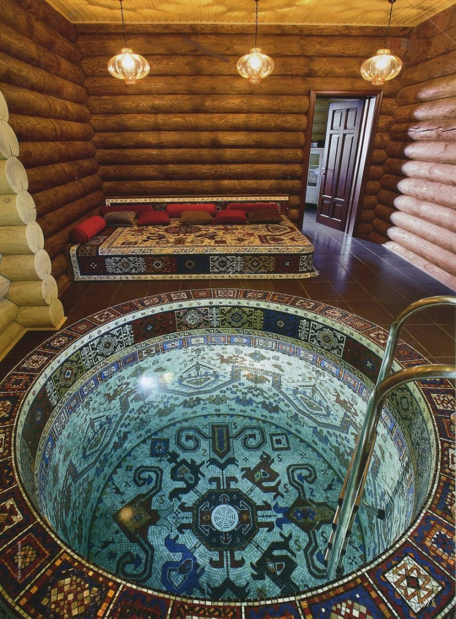 Небольшой бассейн в бане