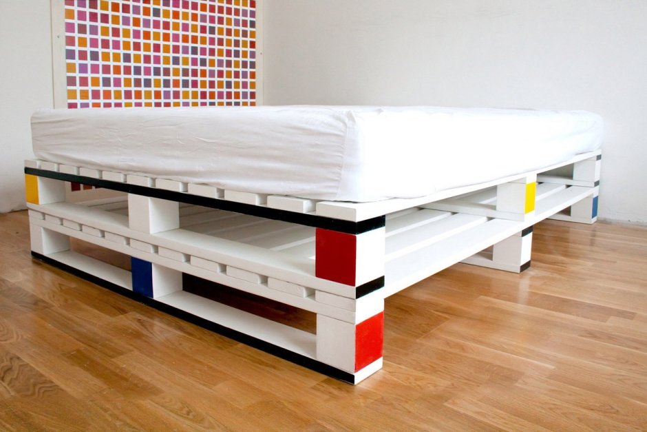 Мебель из европаллетов кровать