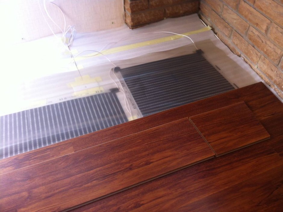 Инфракрасный тёплый пол под ламинат на бетонный пол