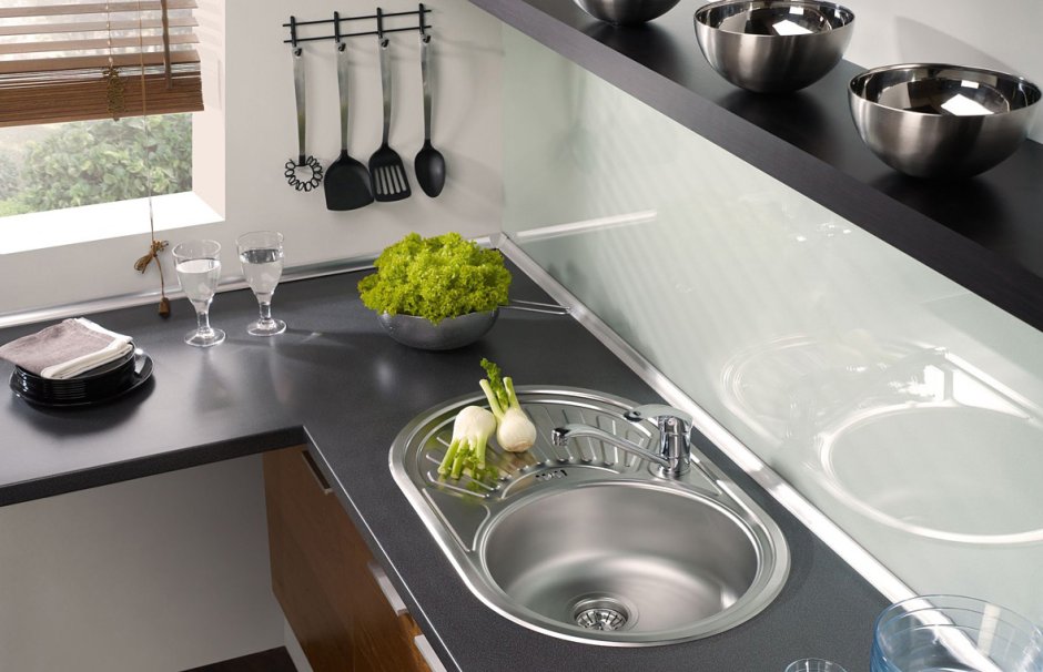 Кухонная мойка в интерьере