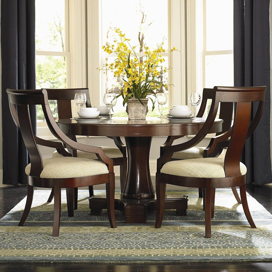 Round Dining Table a482