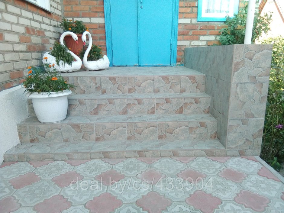 Отделка крыльца тротуарной плиткой