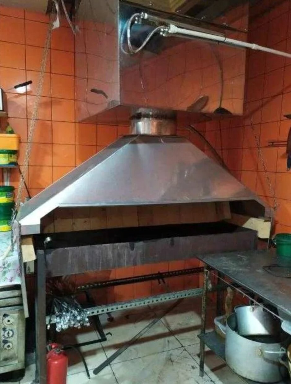 Вытяжка над мангалом