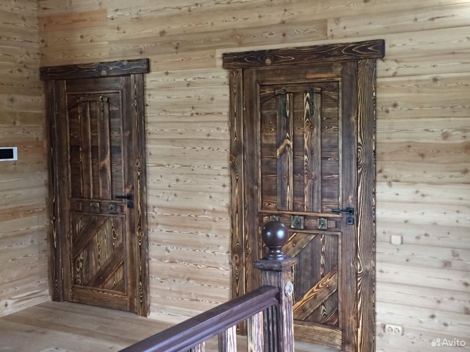 Красивые двери под старину