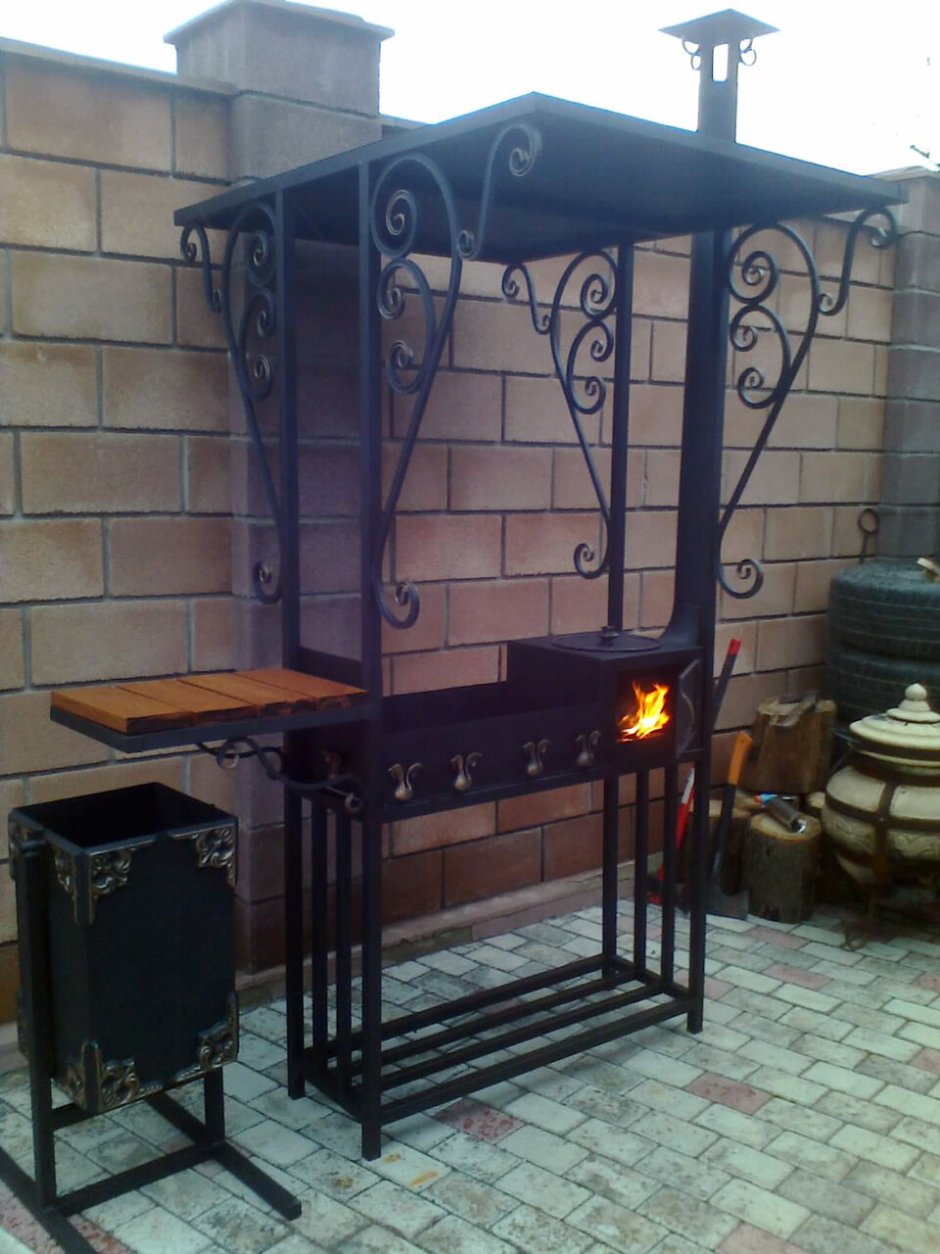 Мангал с казаном из металла