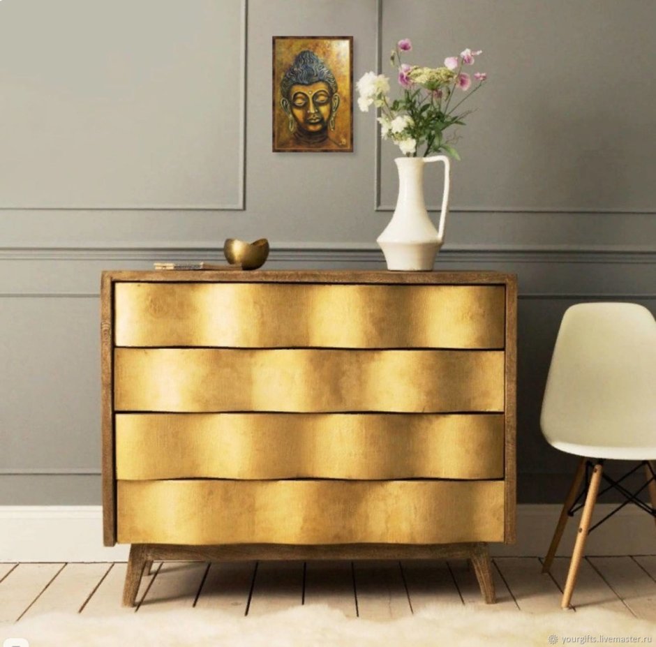 Золотой комод в интерьере