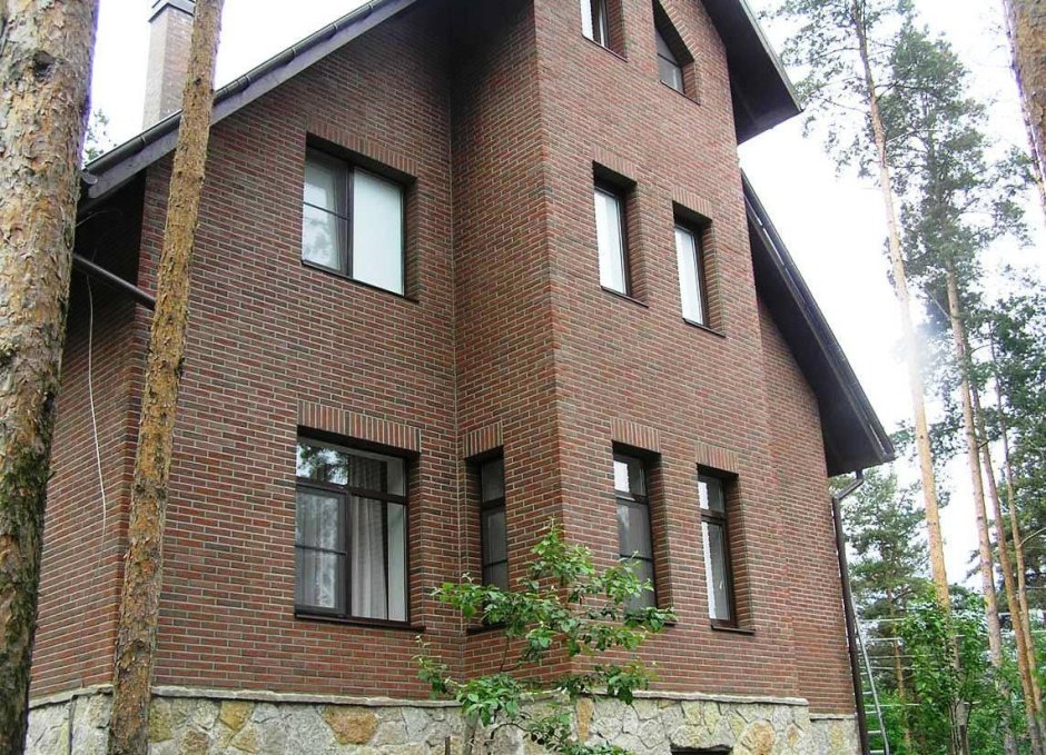 Дом с клинкерными панелями