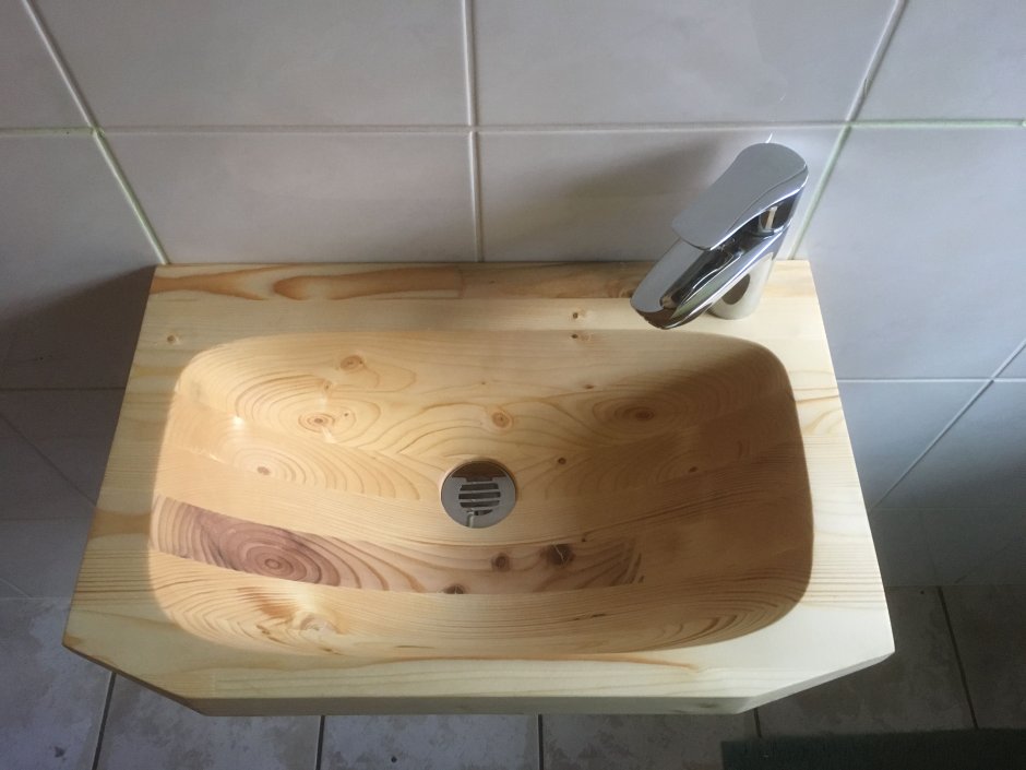 Раковина из бревна
