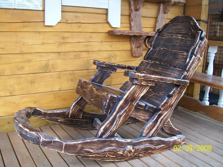 Кресло под старину из дерева