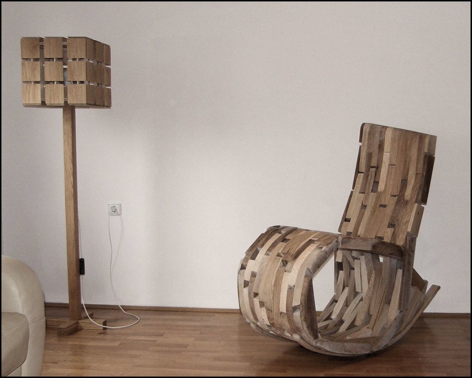 Кресло из отходов древесины