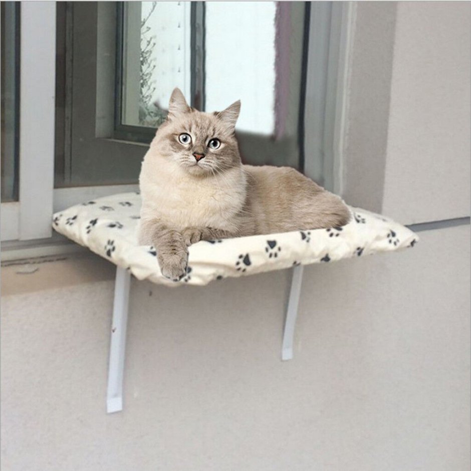 Лежанка на подоконник для кошки
