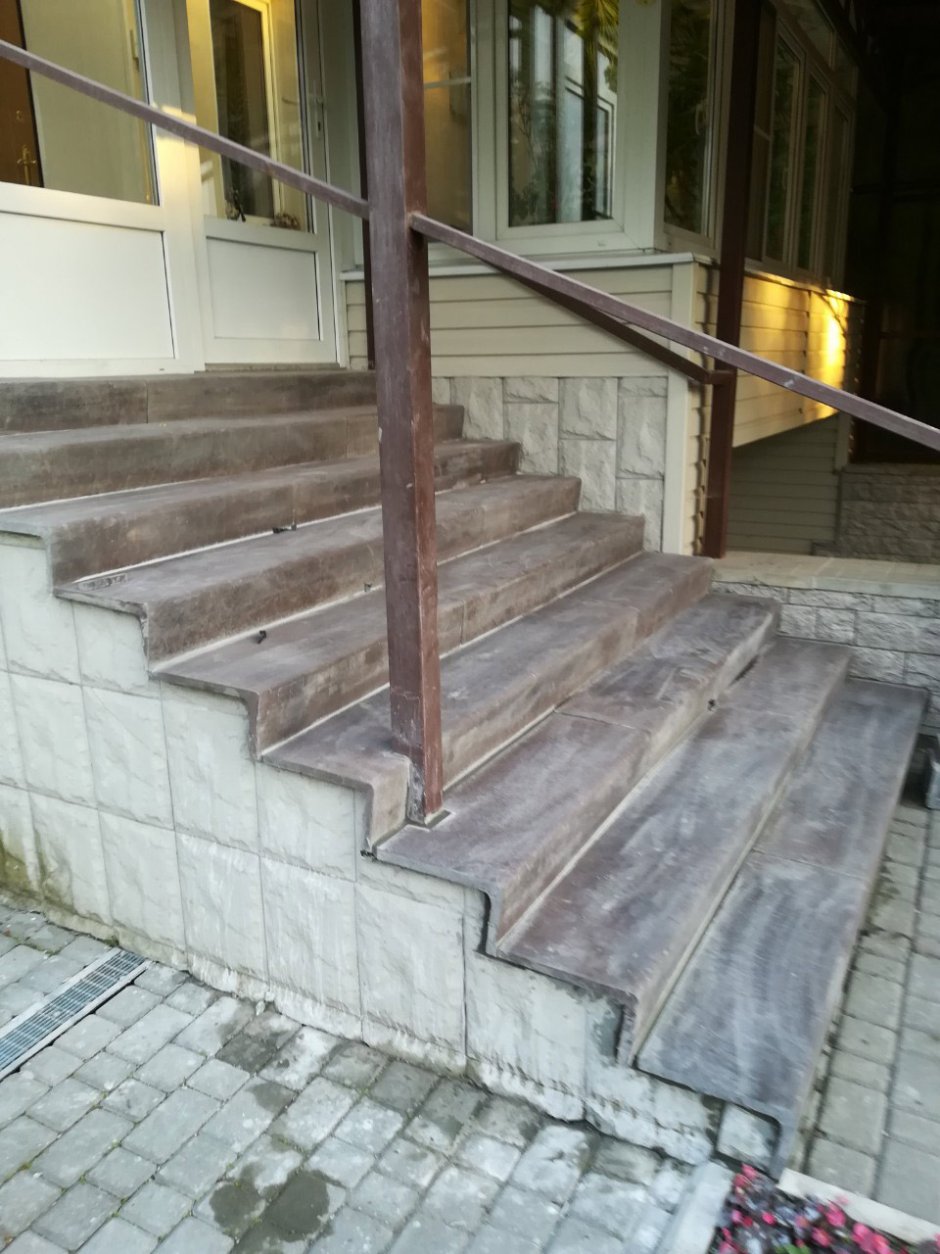 Отделка бетонных ступеней крыльца