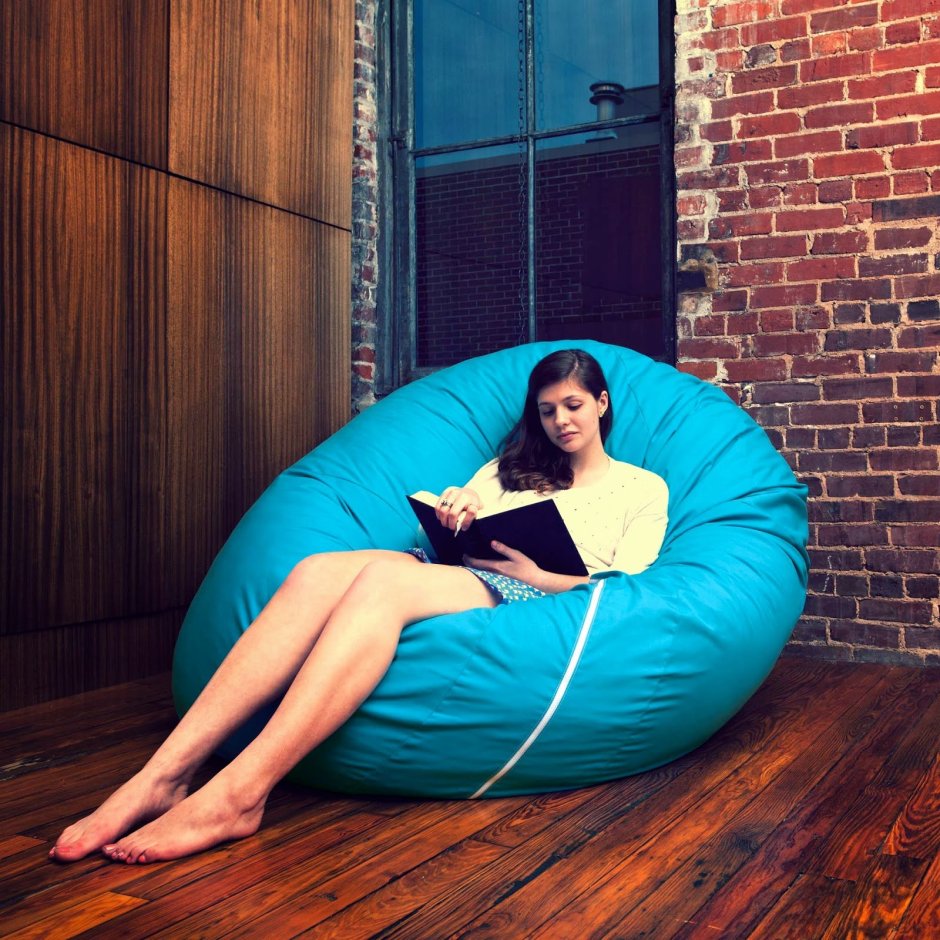 Бескаркасное кресло Cocoon Chair