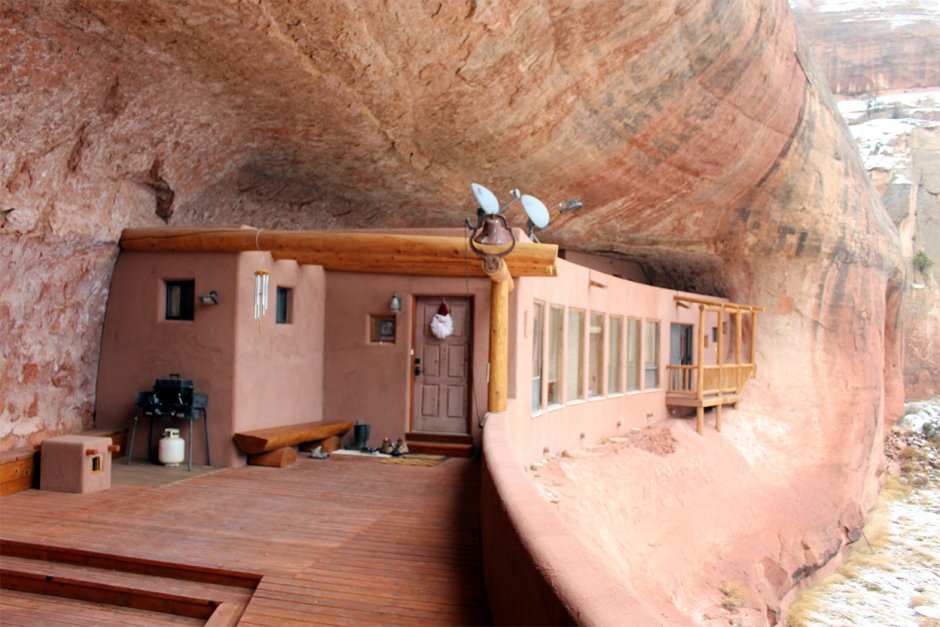 Пещерный дворец Cave Palace Ranch, Юта, США
