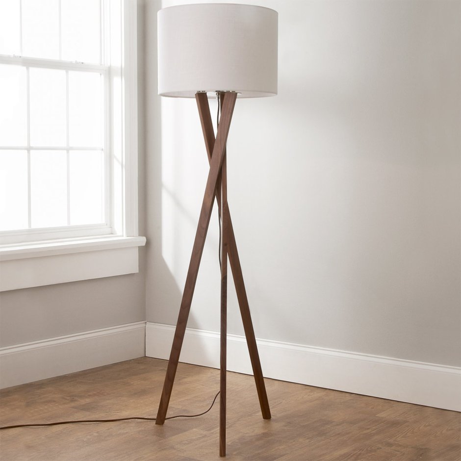 Tripod Modern Lamp