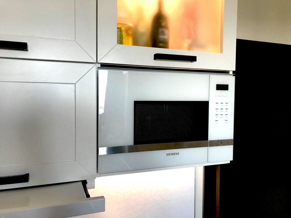 Микроволновая печь встраиваемая Siemens bf525lmw0