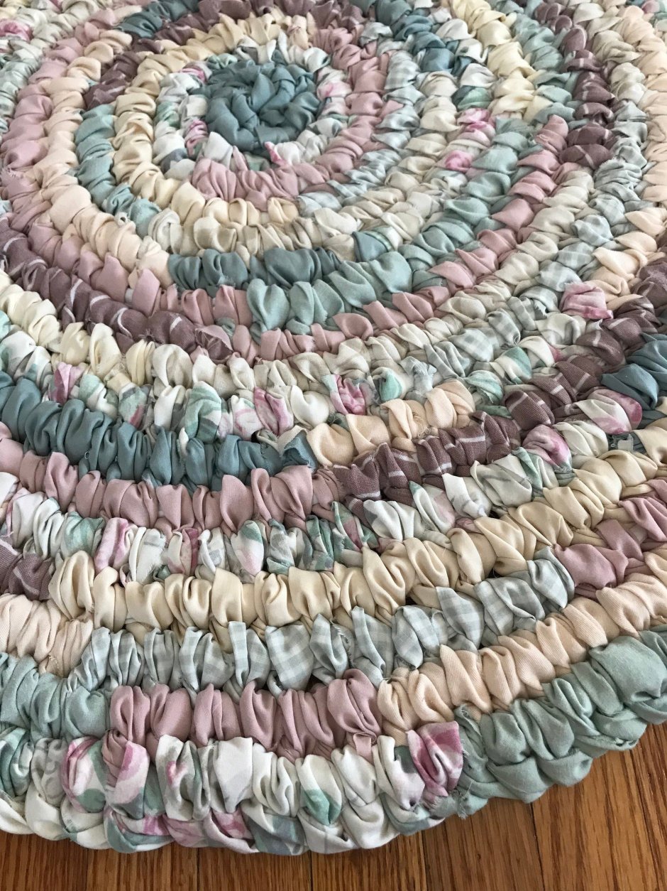 Коврик из кусков ткани