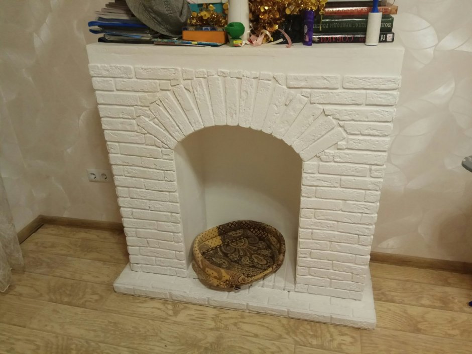 Камин из коробок из декоративного камня