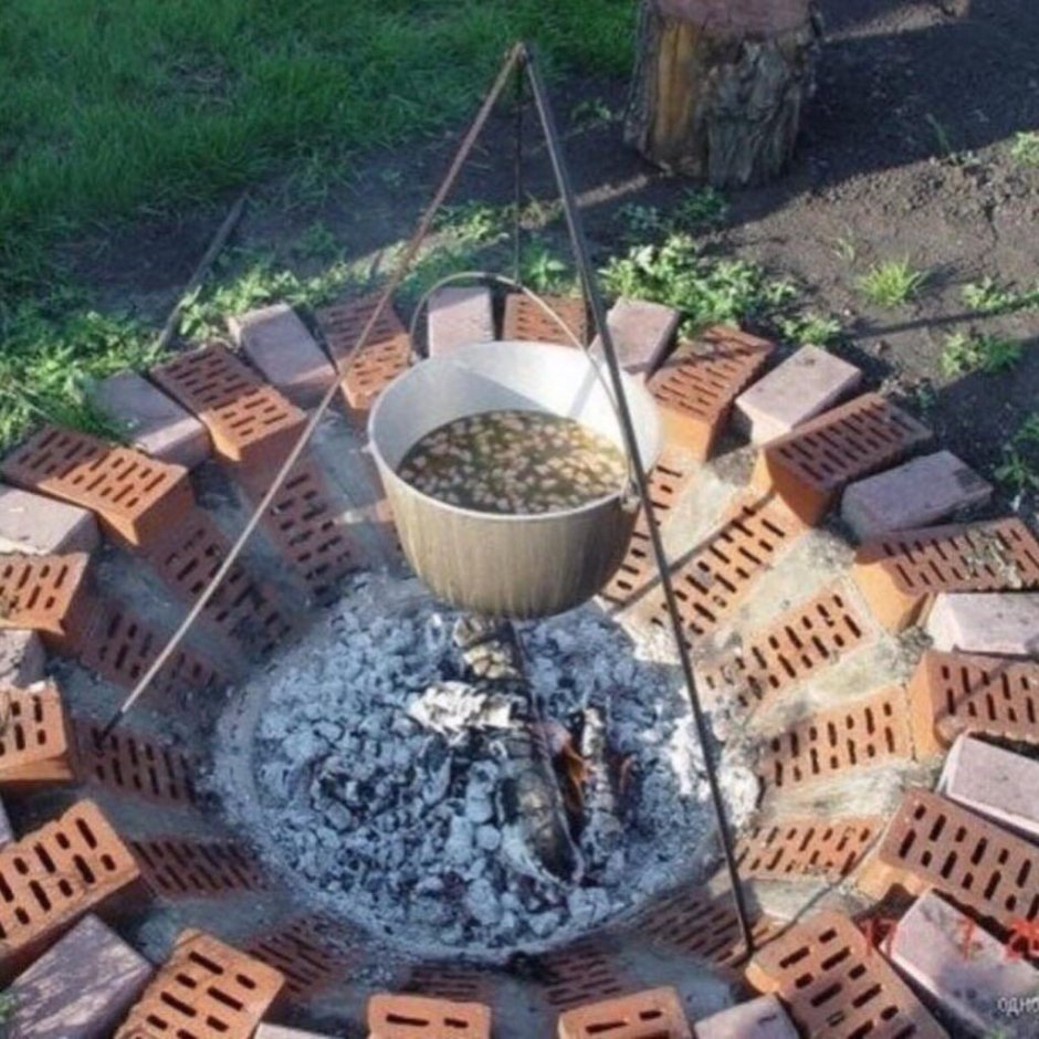 Кострище на даче из кирпича